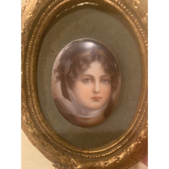 Vtg Cameo Creations x2  Victorian Ornate Gold Frames Oval Pictures Green - Picture 10 of 10